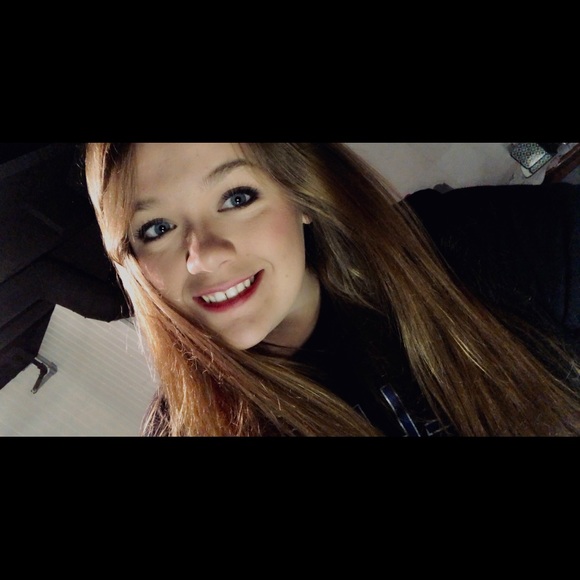 Meet your Posher, Kailey - Picture 1 of 1